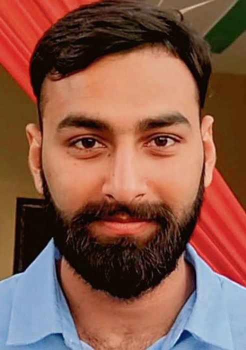 VINESH YADAV ADMISSION ENQUIRY STAFF HISAR BRANCH